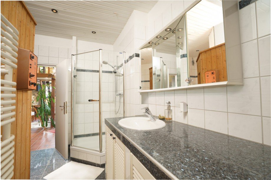 Teilansicht Badezimmer Loft-Studio-Atelier Kiel / Bl�cherplatz
