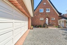 Doppelgarage Exklusives Anwesen mit G�stehaus, park�hnlichem Grundst�ck und au�ergew�hnlicher Ausstattung